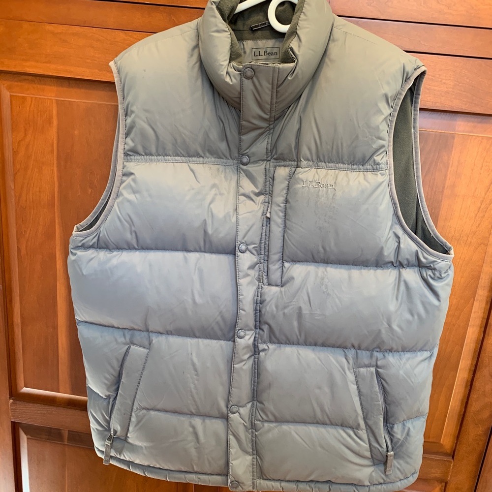 LL Bean Men’s Down Insulated Mountain Vest Gray